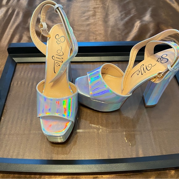 Silver Holographic Platform Heels - Picture 3 of 3